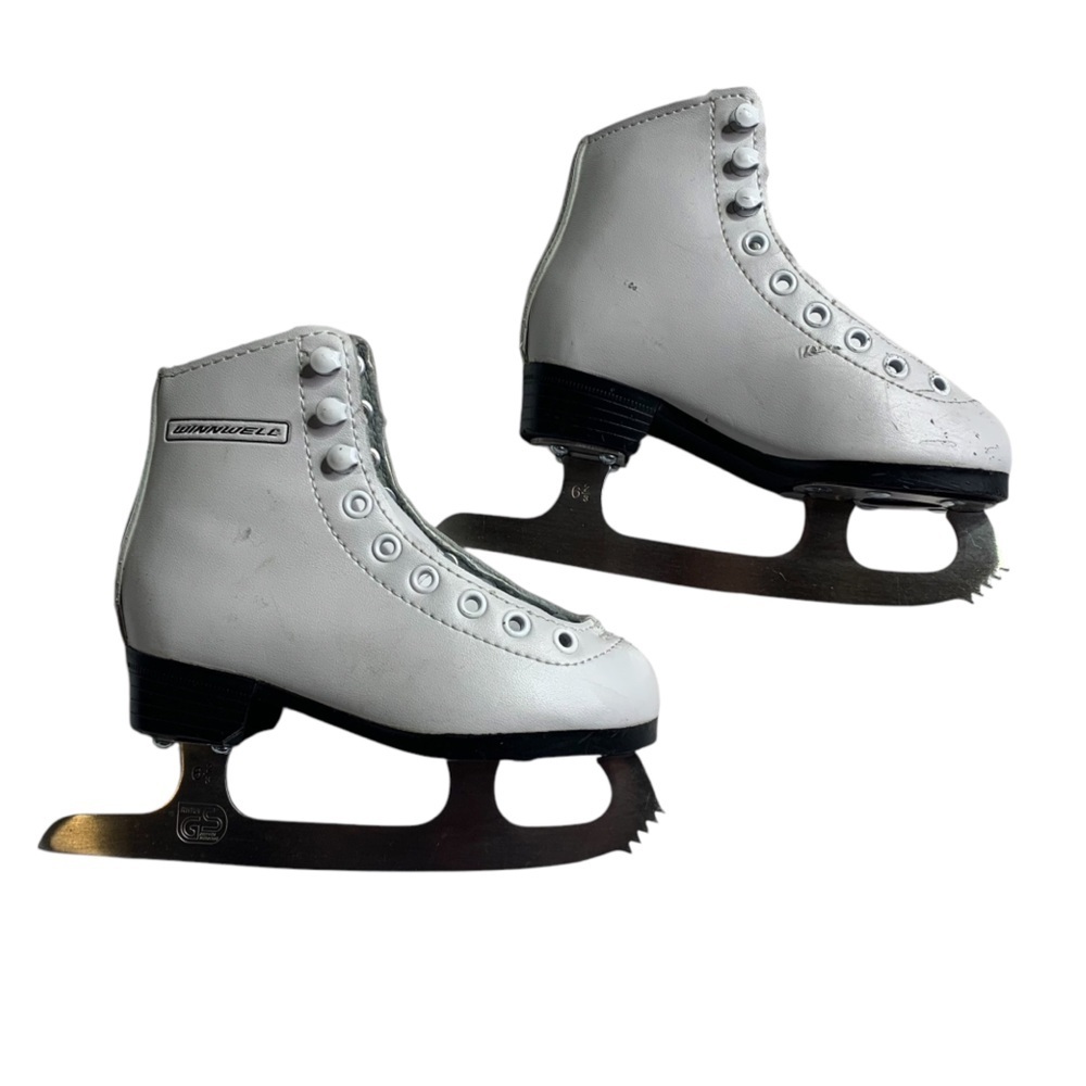 Little girls toddler size 9 skates